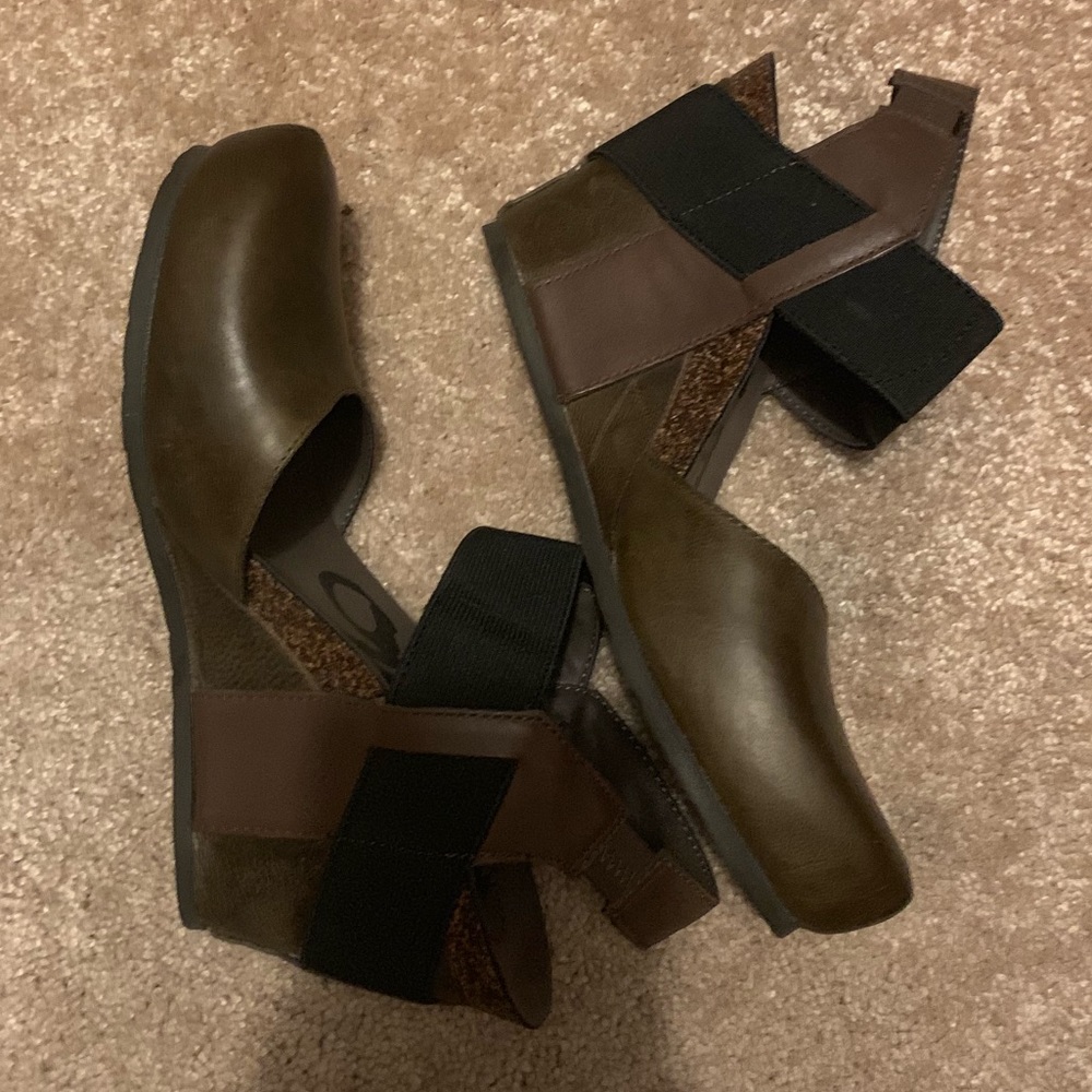 Otbt shoes never worn!!